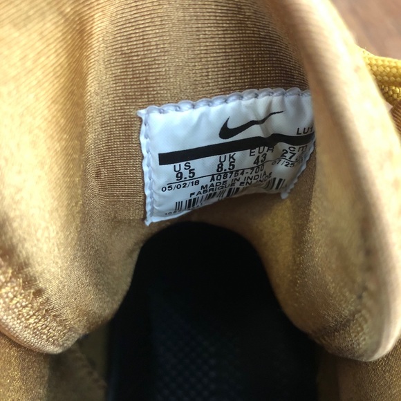 Nike Men’s Ebernon Mid Winter Sneaker - Picture 6 of 6